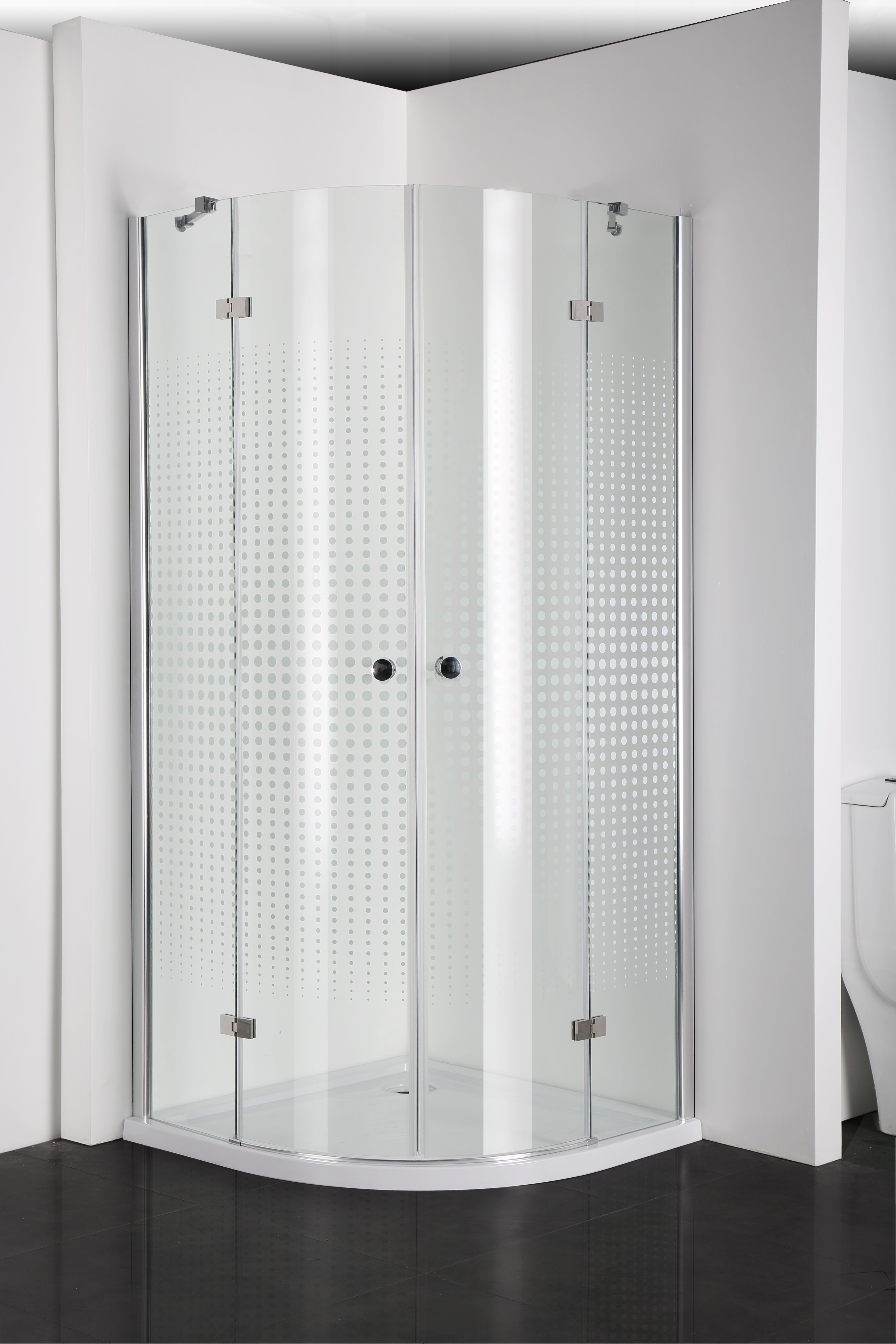 Pro-Line round shower cubicle with Easy Clean GEMMA
