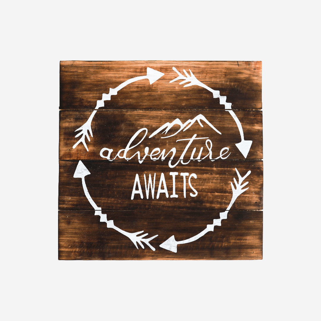 Wall decoration Adventure Awaits