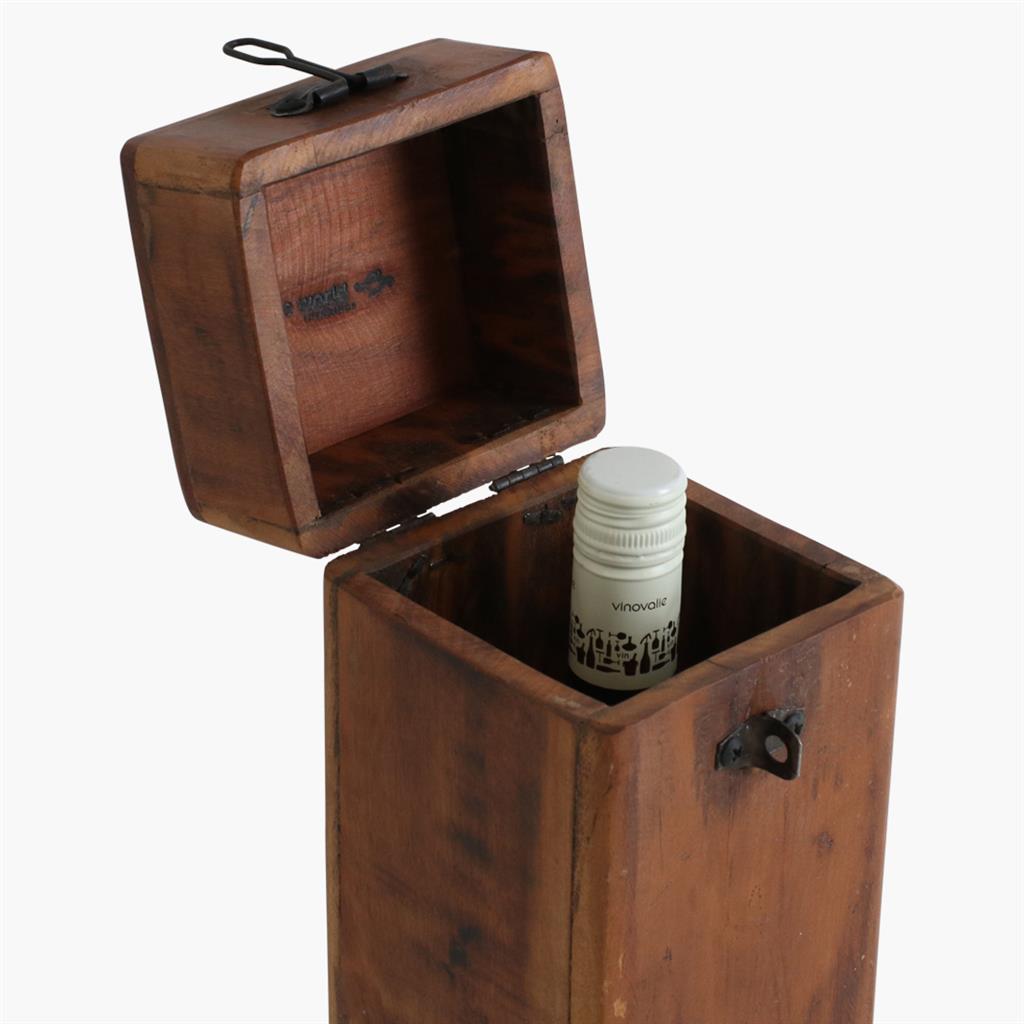 Caja de vino de fábrica.