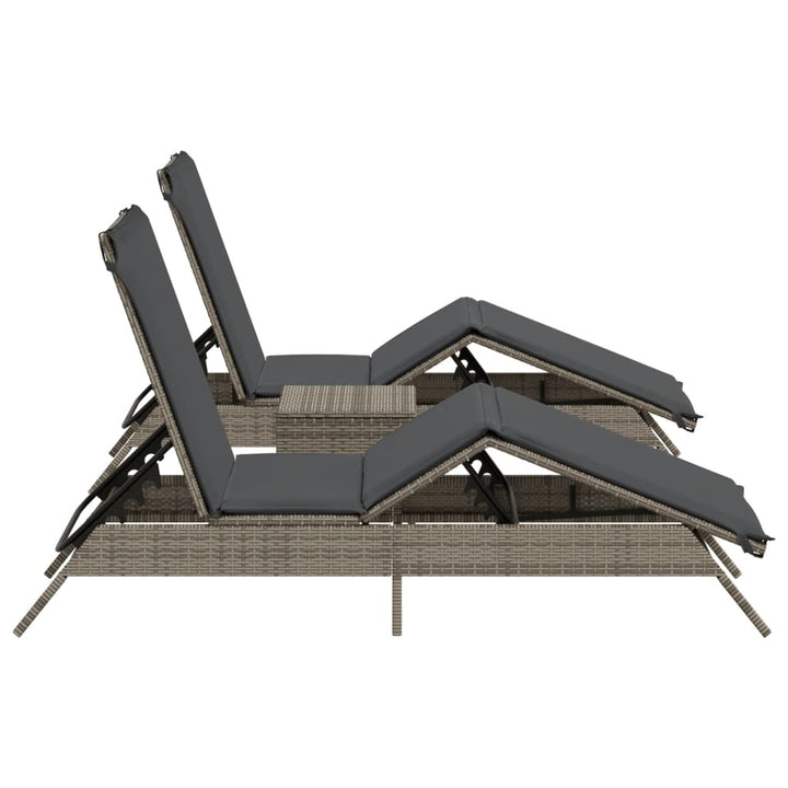 Sonnenliegen 2 Stk. mit Tisch Grau Poly Rattan