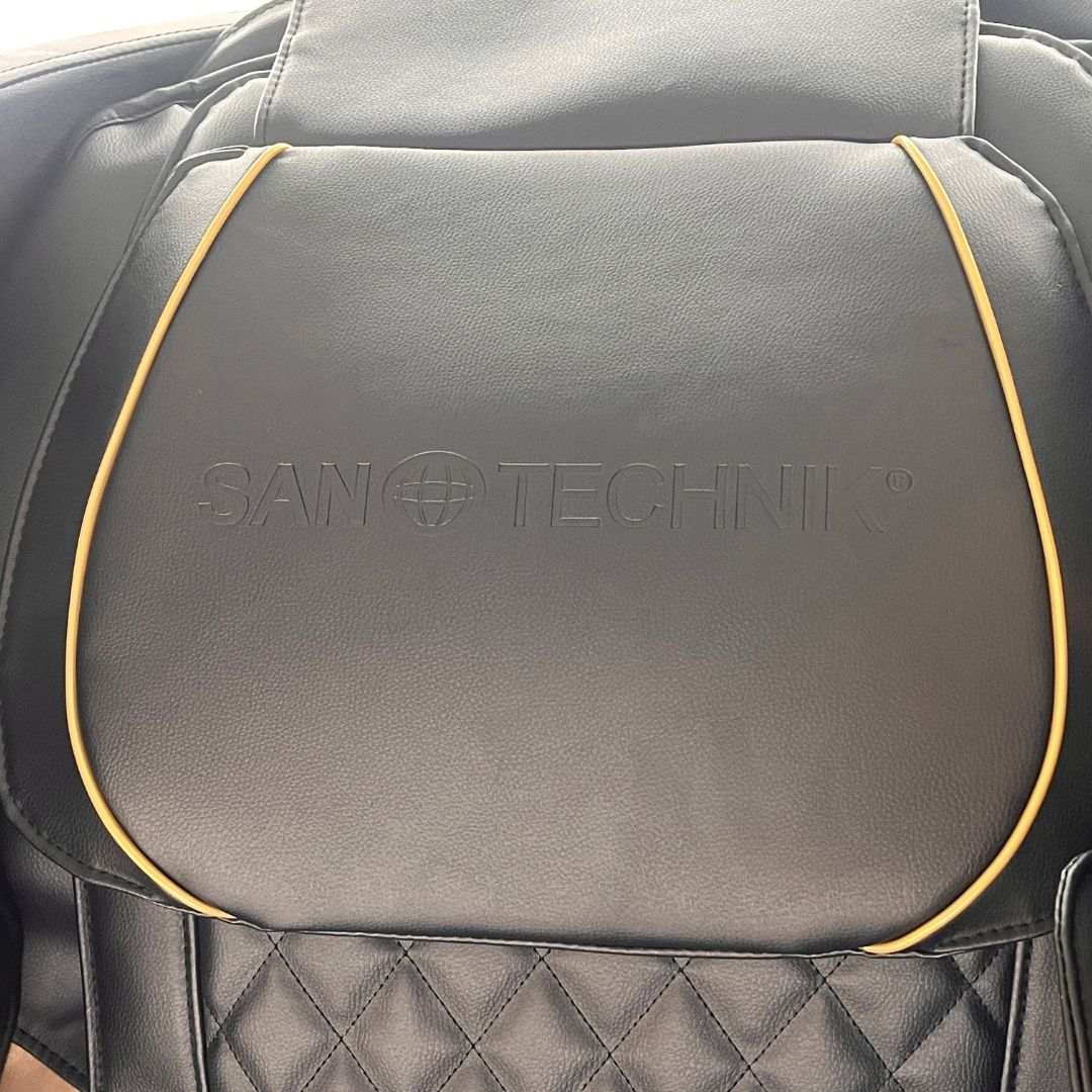 LUXORA luxury massage chair, black