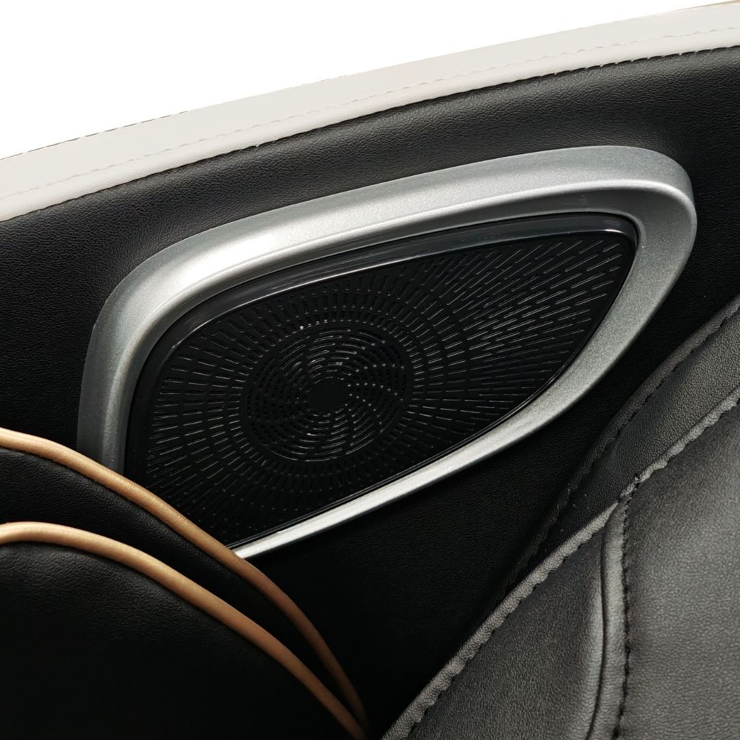 CALMORA luxury massage chair white/black