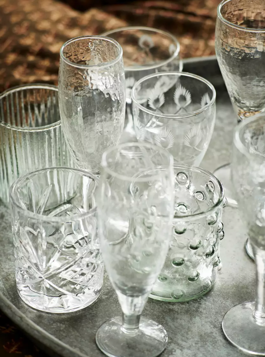 Glass with grooves